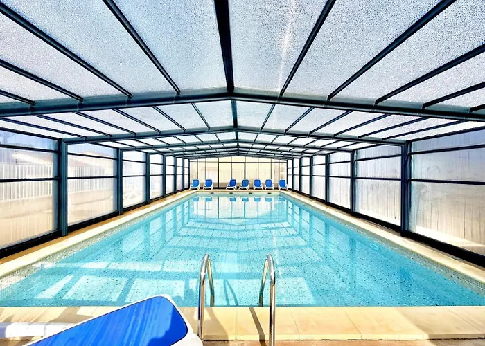 La Salamandre Bleue : 4 Pers Piscine A Calvisson